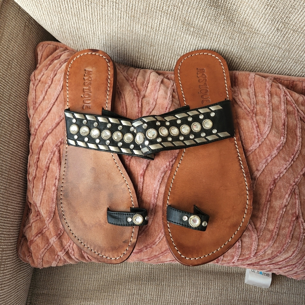Mystique Boutique Black and Brown Sandals with Pearl Accents